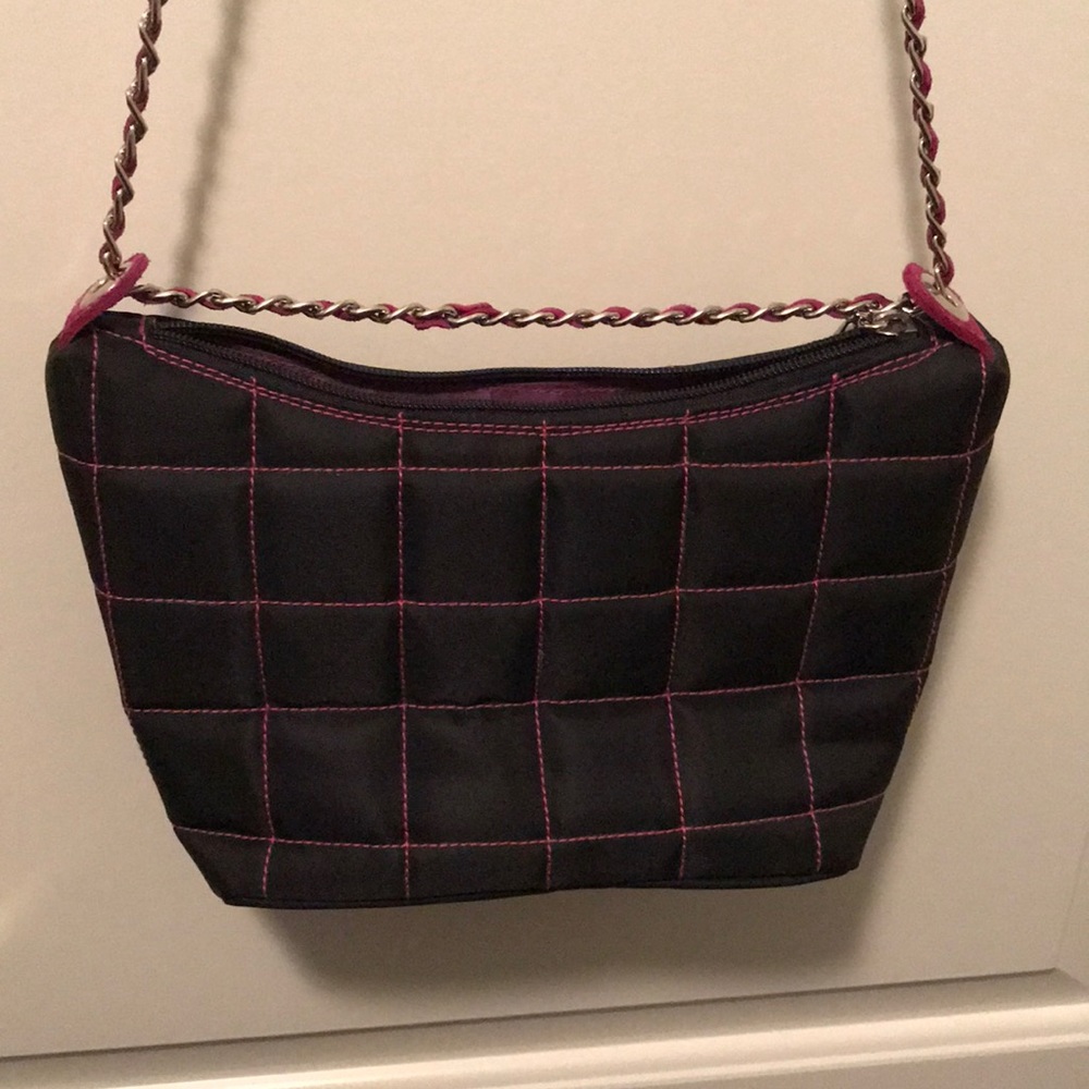 D’Dona Spain purse w/ adjustable suede chain strap